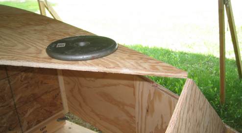 Point at front of bottom just touches Bulkhead 4