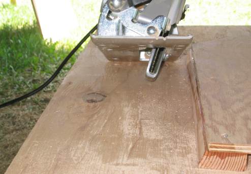 Sawing side bevel with a circular saw