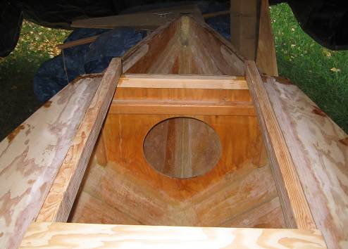 Large cabin opening at the front half of the boat