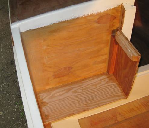 For the port side, we are going to turn the bracing into a shelf.