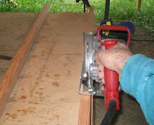 The front and rear frame member receiving a bevel