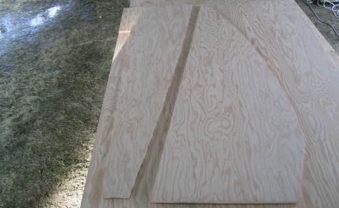 Tracing the port bow side and the starboard bow bilge panel
